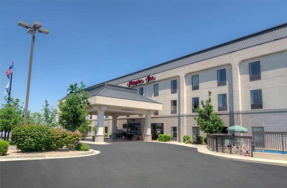 Hampton Inn Saint Robert Kültér fotó