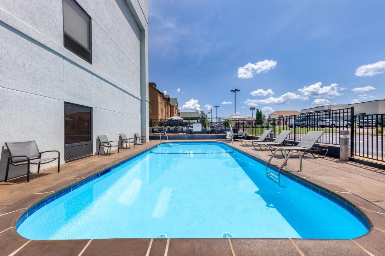Hampton Inn Saint Robert Kültér fotó