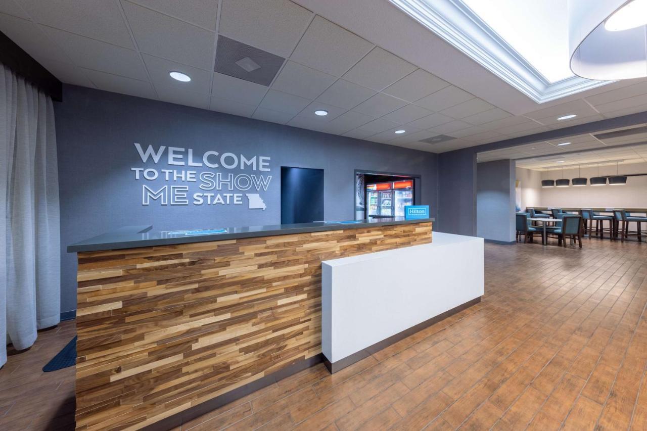 Hampton Inn Saint Robert Kültér fotó